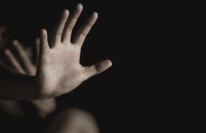 Καταγγελία 17χρονης για ομαδικό βιασμό από πέντε άνδρες