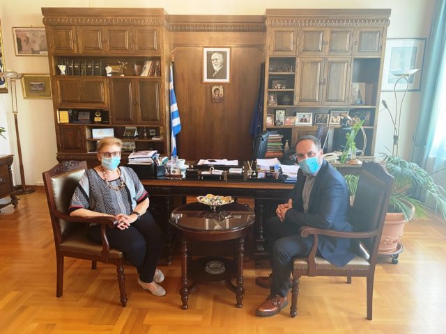 Εθιμοτυπική επίσκεψη κλιμακίου του ΣΥΡΙΖΑ στην Αντιπεριφερειάρχη Ρεθύμνης