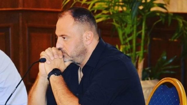 Απόστολος Πετράκης