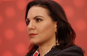 Καταγγελίες για φωτογραφική αλλαγή της νομοθεσίας υπέρ της Όλγας Κεφαλογιάννη – Εξώδικο του Μίνω Μάτσα