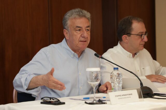 Αρναουτάκης