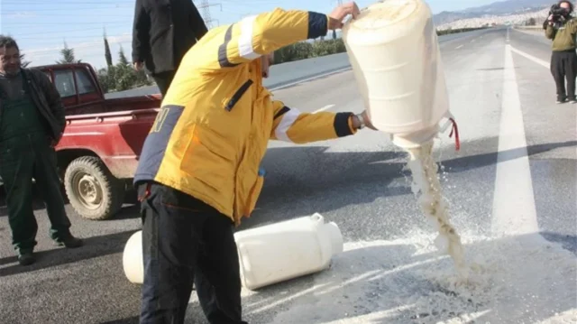 κτηνοτρόφοι από τη Θεσσαλία, μπλόκο στην Κοιλάδα των Τεμπών 2016
