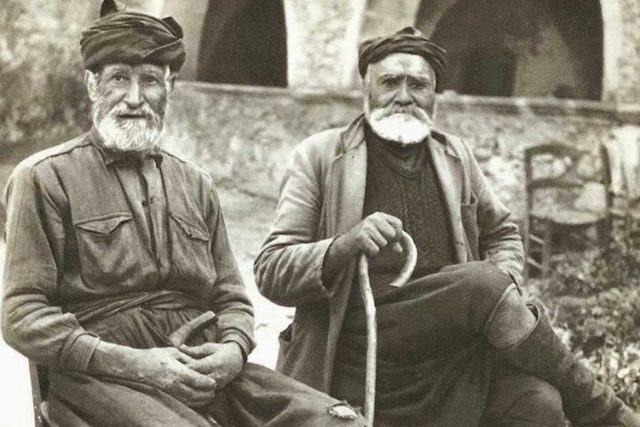 κρητη διάλεκτος παράδοση