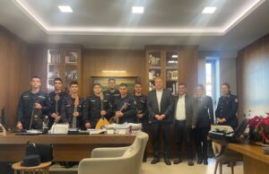 Κάλαντα, μελωδίες και ευχές στο Δημαρχείο από το Τμήμα Δοκίμων Αστυφυλάκων Ρεθύμνου!