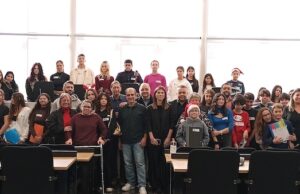 Κάλαντα στο Δημαρχείο από το Πειραματικό Γυμνάσιο και το 4ο Νηπιαγωγείο Ρεθύμνου