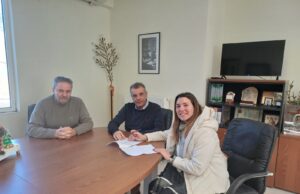 Ο Δήμος Αγίου Βασιλείου παρέδωσε σε εκπαιδευτικό την πρώτη δημοτική κατοικία!