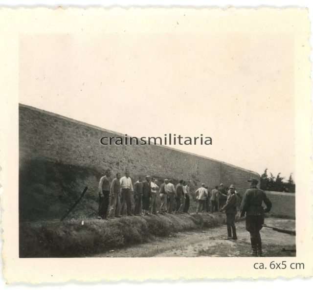 Φωτογραφίες των 200 εκτελεσμένων κομμουνιστών στην Καισαριανή