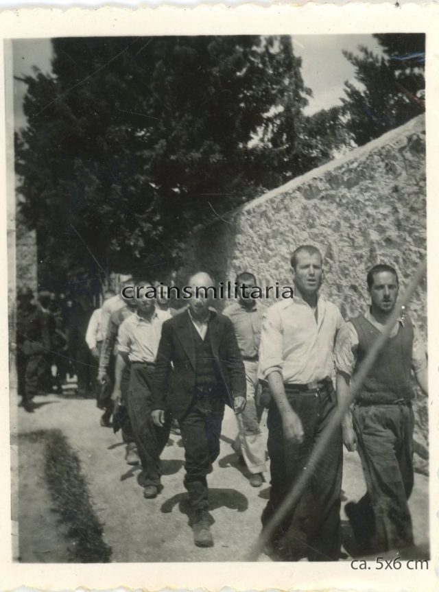 Φωτογραφίες των 200 εκτελεσμένων κομμουνιστών στην Καισαριανή