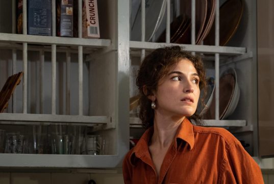 Η παράσταση «Πάντοτε Ζήλευα τα Αποδημητικά Πουλιά» έρχεται στο Φεστιβάλ Αντίβαρο