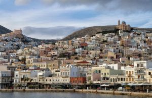 Η Κρήτη και η Σύρος στους πιο αξιόλογους προορισμούς για το 2026 – Νέα αεροπορική σύνδεση μεταξύ των δύο νησιών