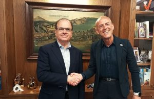 Mε τον επίτιμο πρόξενο της Ελλάδας στο Αλικάντε της Ισπανίας συναντήθηκε ο δήμαρχος Ρεθύμνου Γιώργης Χ. Μαρινάκης