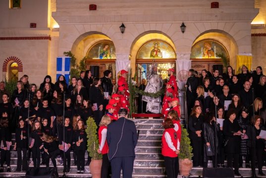 Μεγάλη Παρασκευή στο Ρέθυμνο με συνάντηση τεσσάρων Επιταφίων και πλήθους πιστών