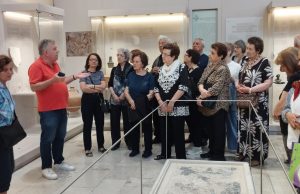 Η Κοινωνική Υπηρεσία Δήμου Ρεθύμνης ευχαριστεί της Εφορεία Αρχαιοτήτων Ρεθύμνου για την προσφορά ξενάγησης σε μέλη των ΚΑΠΗ